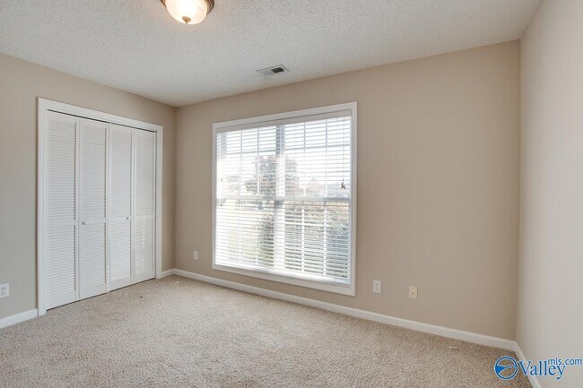 Building Photo - 530 Wade Rd