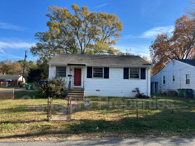 Primary Photo - 135 N Oak Ave