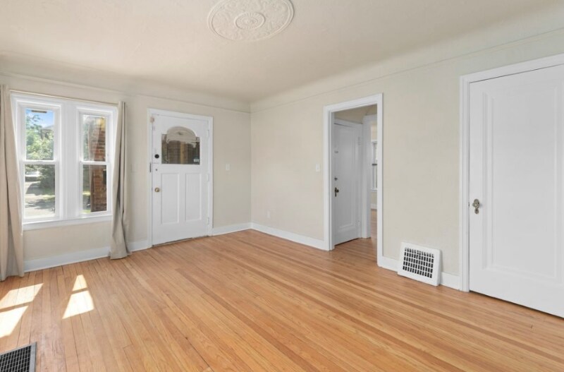 Building Photo - 3460 Haverhill St