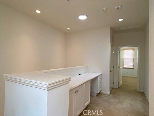 Building Photo - 32 Ovation