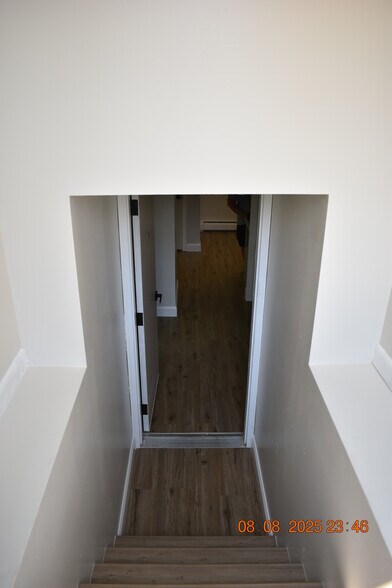 Building Photo - 13 Carman St