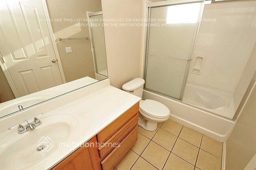 Building Photo - 17838 W Ventura St