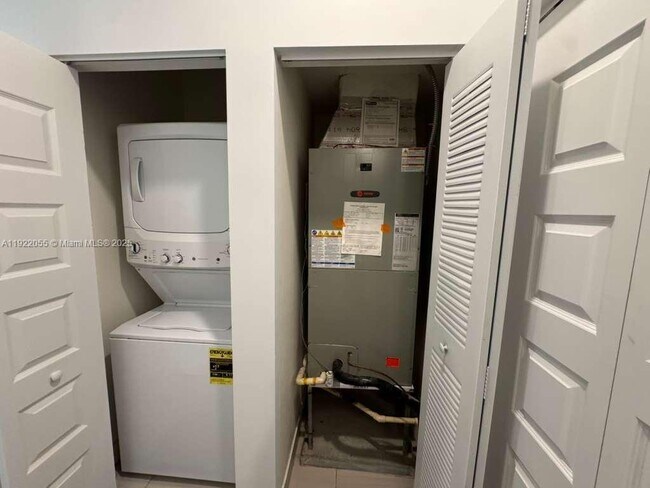 Building Photo - 10473 NW 82nd St