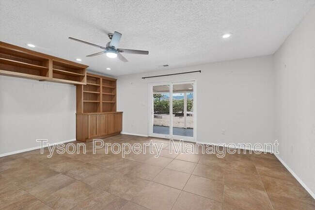 Building Photo - 8301 Cherry Hills Dr NE