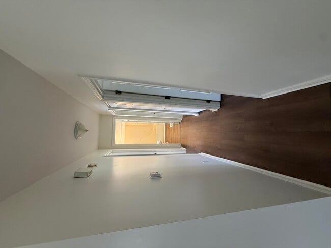 Building Photo - 390 Retrac Rd