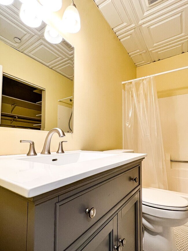 Building Photo - Discover Skyway Connected: Luxury Living in Downtown Minneapolis for $1,199/month!