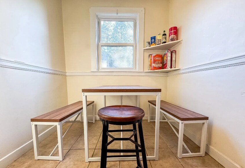 Building Photo - 28 Manet Rd