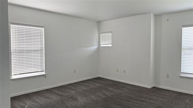 Building Photo - 6624 S Goldenrod Rd