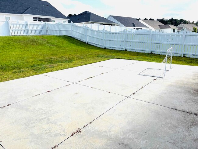 Building Photo - 2506 Blue Ridge Dr