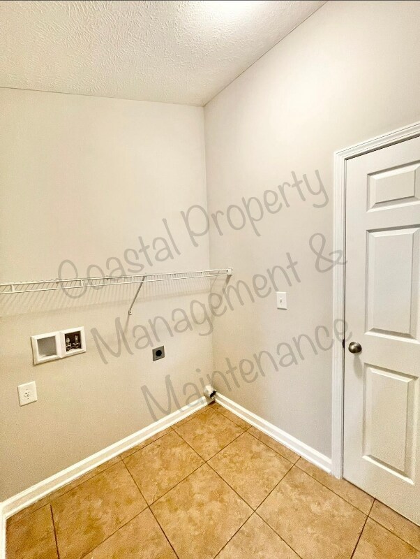 Building Photo - 1060 Lizzie Ln