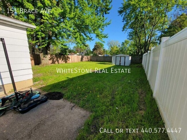 Building Photo - 151 Brace Ave