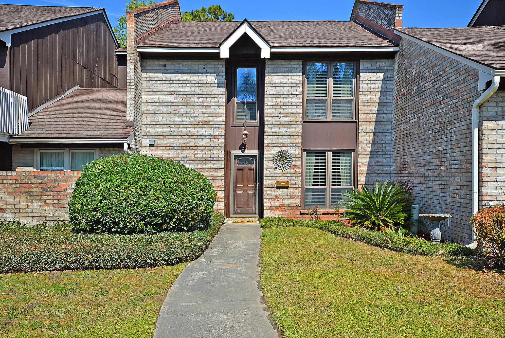 Building Photo - 37 Brighton Cir