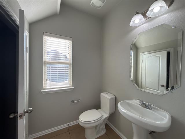 Building Photo - 417 Perkins Dr