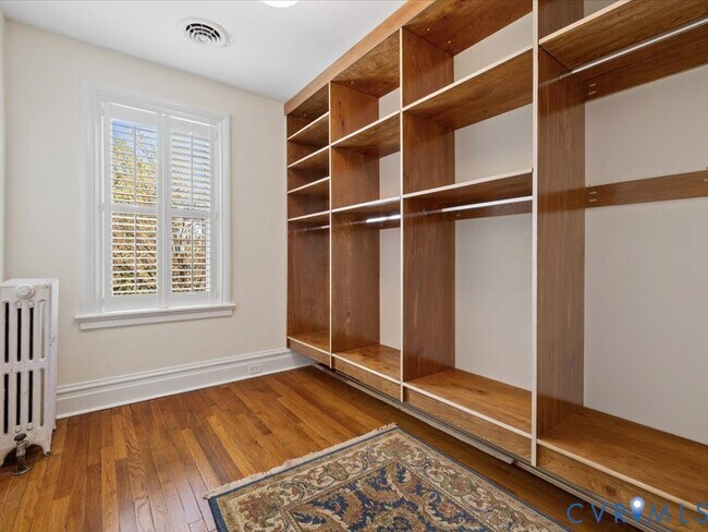 Building Photo - 3319 W Grace St