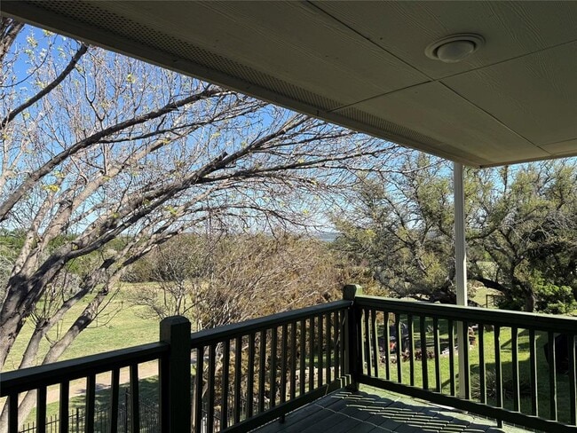 Building Photo - 3209 MacArthur Ave