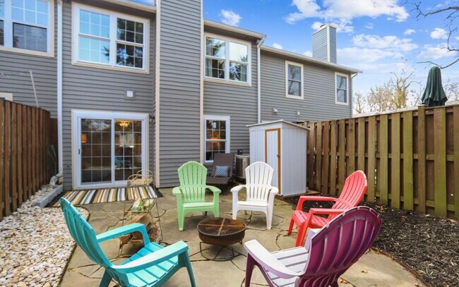 Building Photo - 980 Breakwater Dr