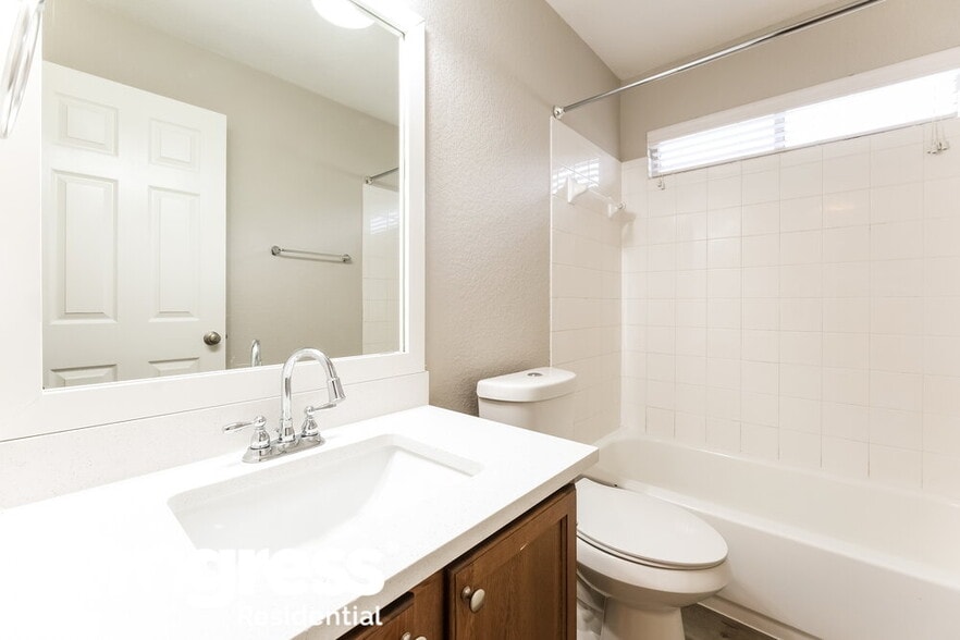 Building Photo - 105 Altamont St