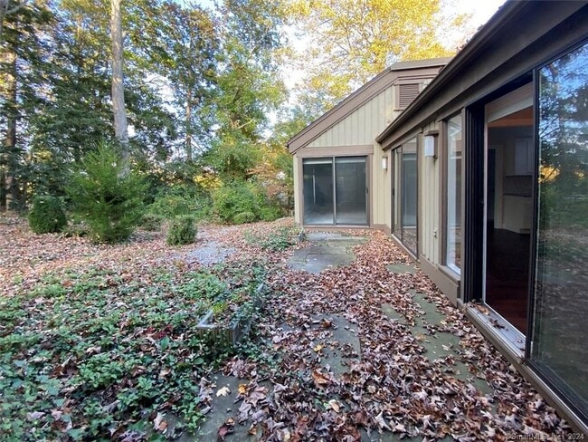 Building Photo - 311 Heritage Vlg