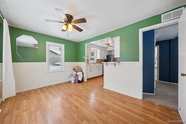 Building Photo - 2266 Newberry Rd