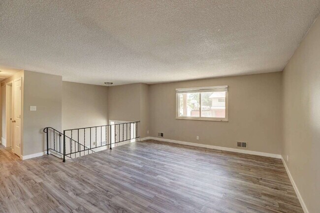 Building Photo - "Spacious 4-Bedroom Home in Denver with 2 Full Baths and Over 2000 sq ft!"