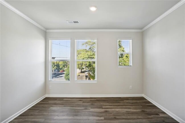 Building Photo - 3648 S Fulton Ave