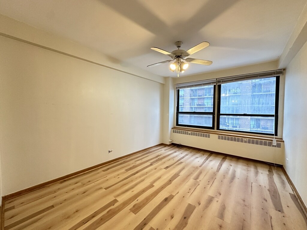 Building Photo - 4180 N Marine Dr