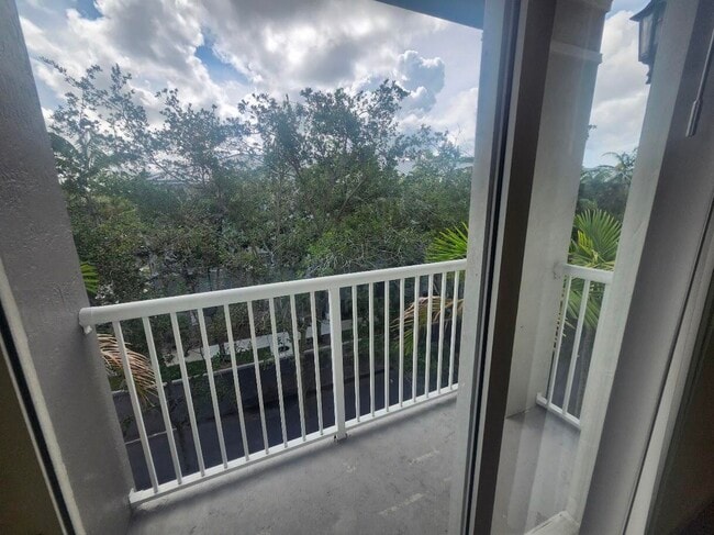 Building Photo - 3408 Shoma Dr