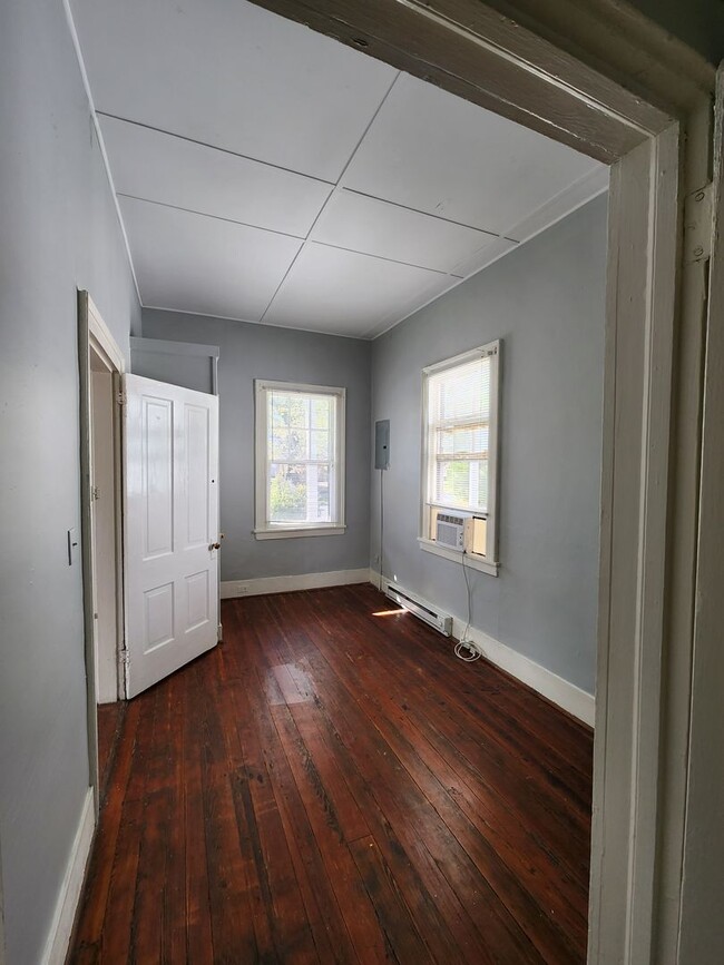 Building Photo - 312 McRae St