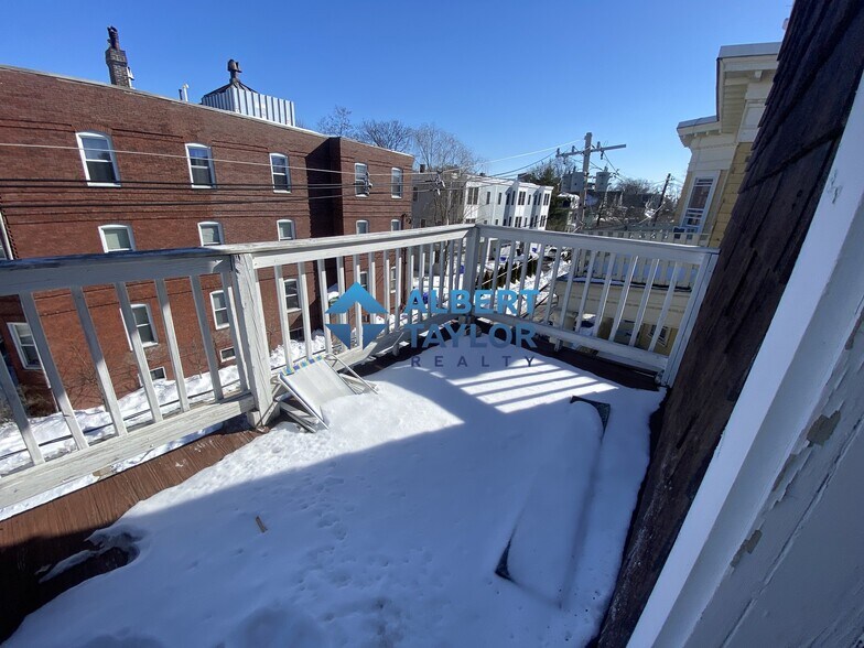 Building Photo - 58 Mansfield St