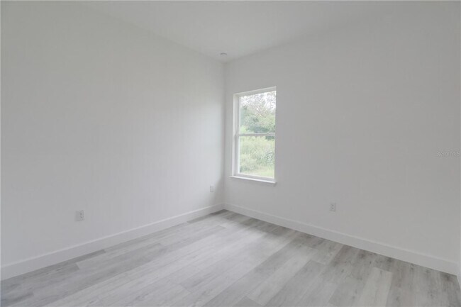 Building Photo - 16816 SW 41st Ave Rd