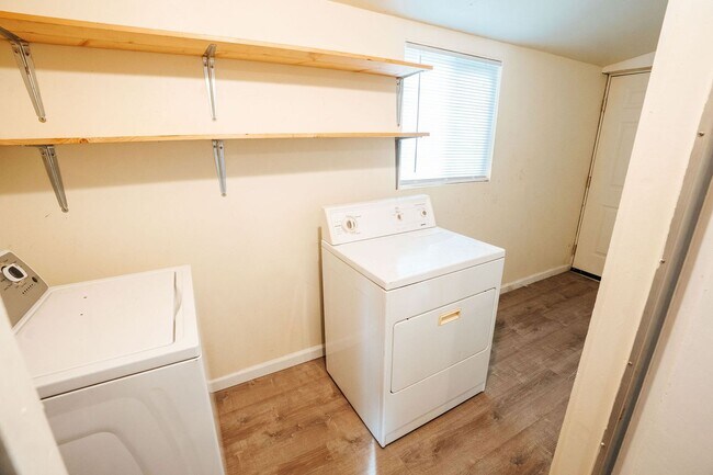 Building Photo - Charming Single Family Home In McKinleyville