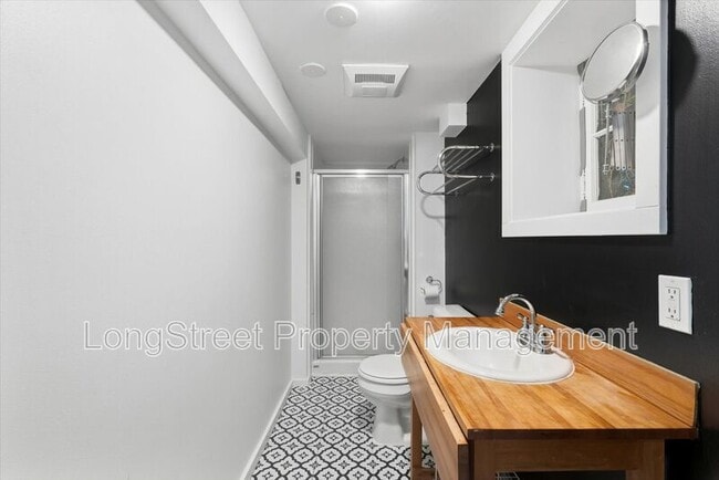 Building Photo - 2338 NW Hoyt St