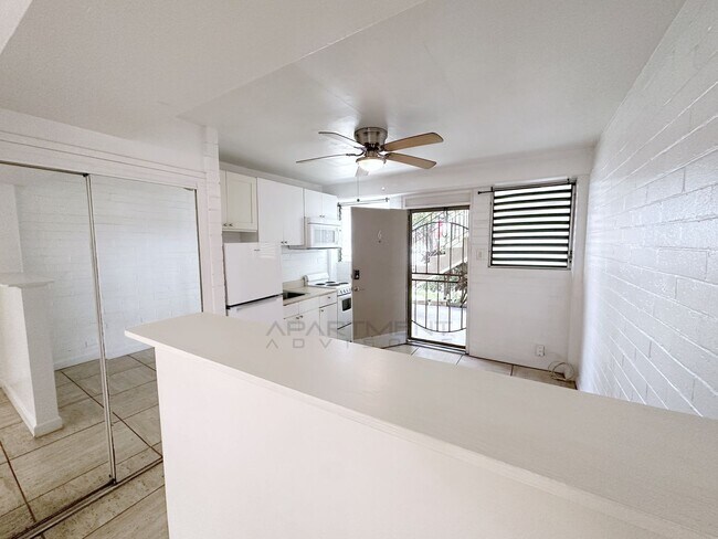 Building Photo - 264 Ka?iulani Ave