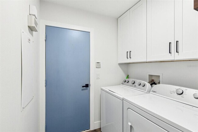 Building Photo - 7308 Carrington Oaks Ln