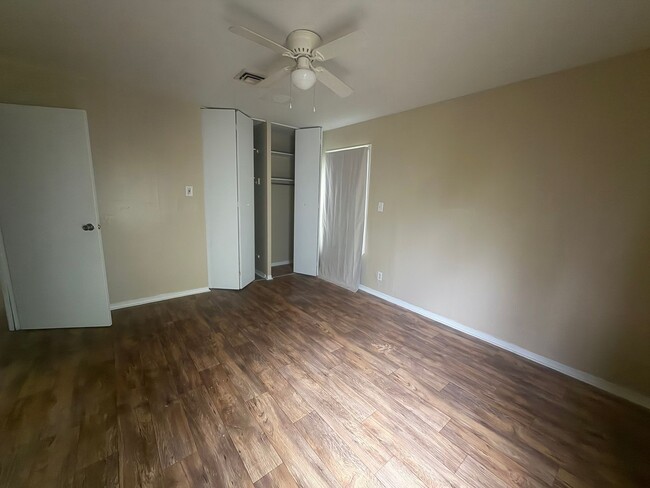 Building Photo - FOR RENT in LAFAYETTE!