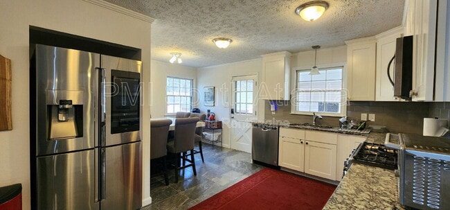 Building Photo - 1240 Flat Rock Rd