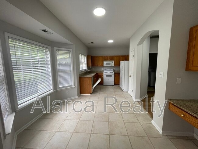 Building Photo - 9205 Mitchell Glen Dr