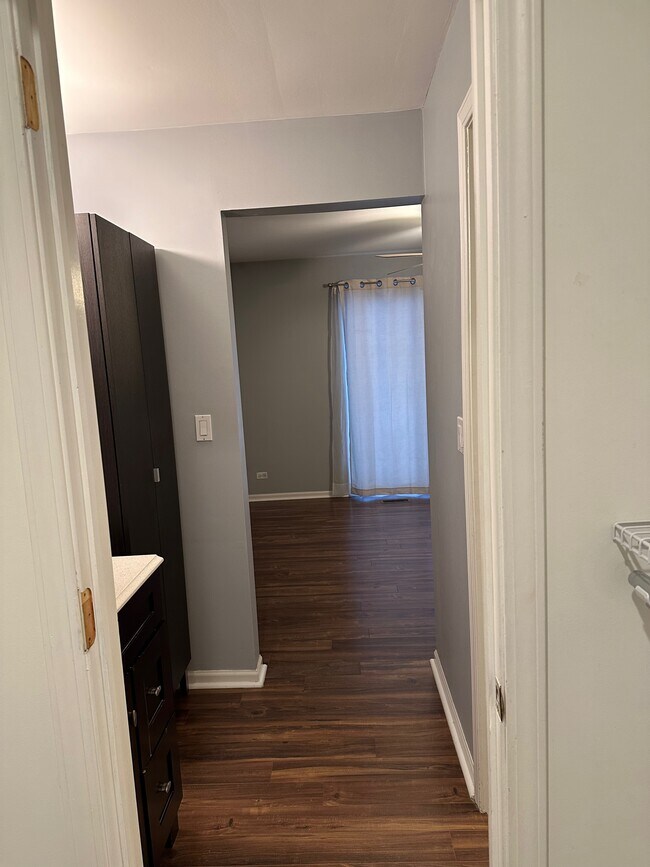 Building Photo - 386 Waterford Ct