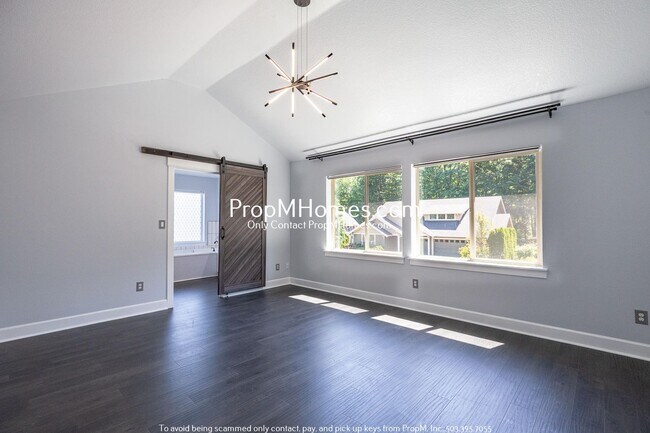 Building Photo - 11774 SE Lincoln Heights St