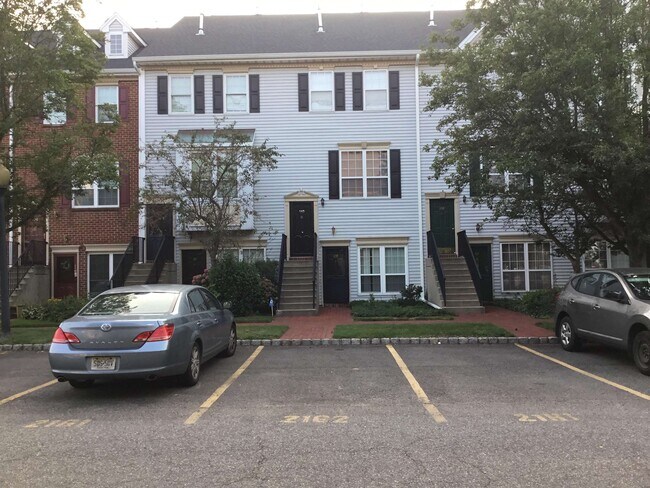 Building Photo - 109 Cottonwood St