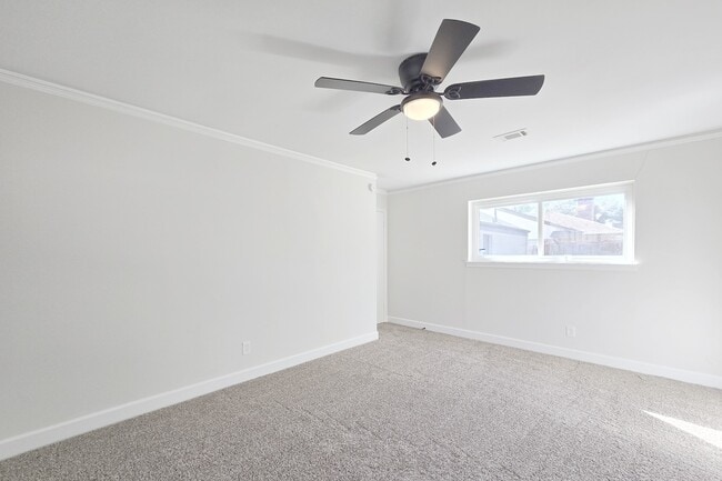 Building Photo - 8822 Rowan Ln