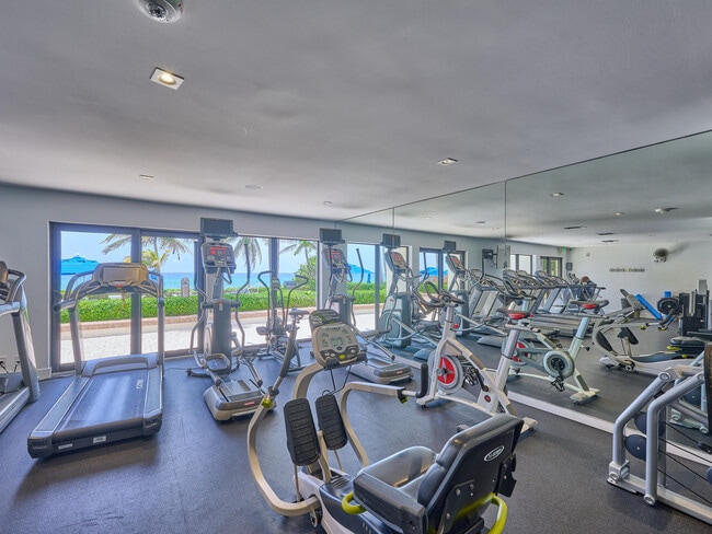 Building Photo - 3420 S Ocean Blvd