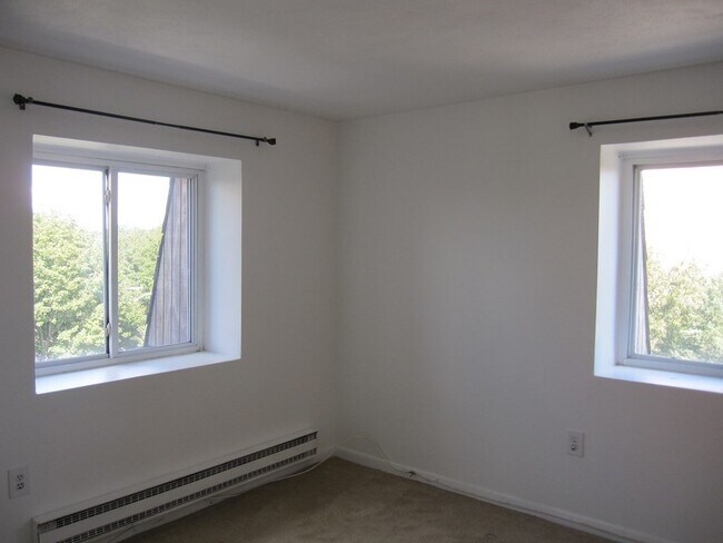 Building Photo - 270 Quarry St