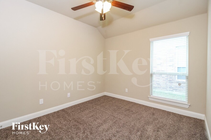 Building Photo - 4325 Bayport Dr