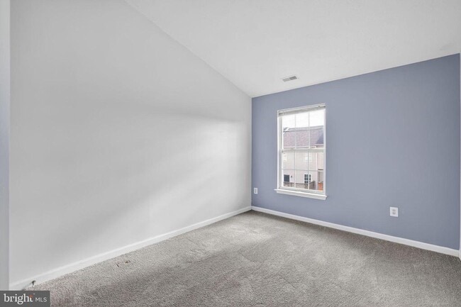 Building Photo - 5015 Leasdale Rd