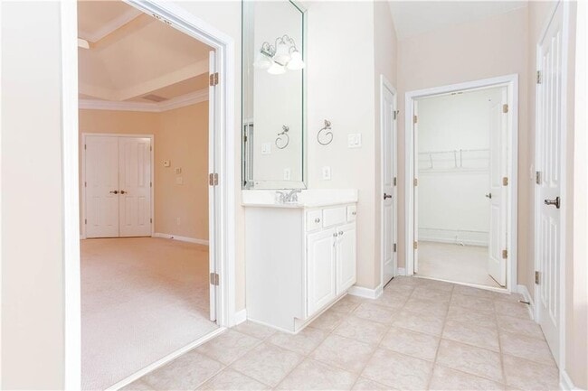 Building Photo - 3206 Windsor Lake Dr NE