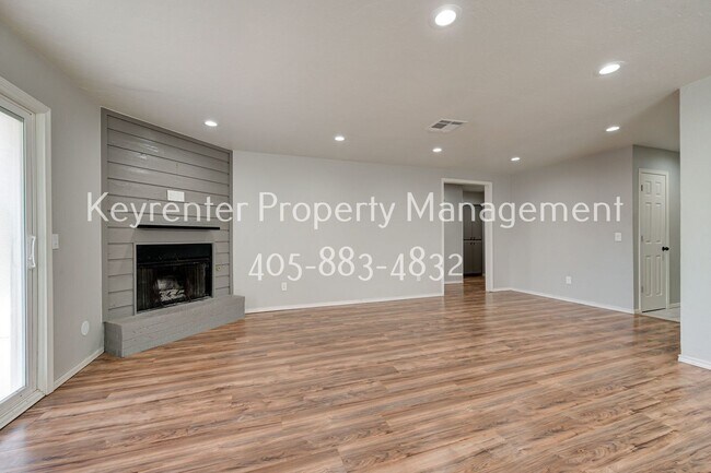 Building Photo - 429 Belmont Dr