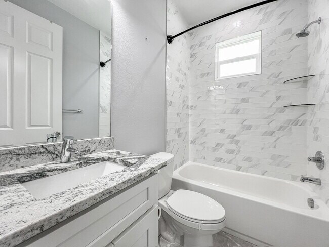 Building Photo - 1703 W Rio Vista Ave