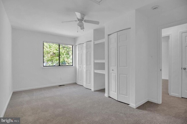 Building Photo - 9021 Sandalwood Dr