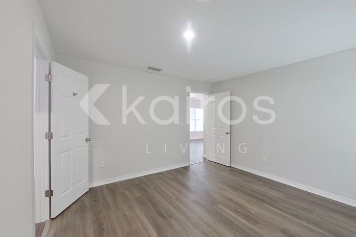 Building Photo - 3820 SE 136th Pl